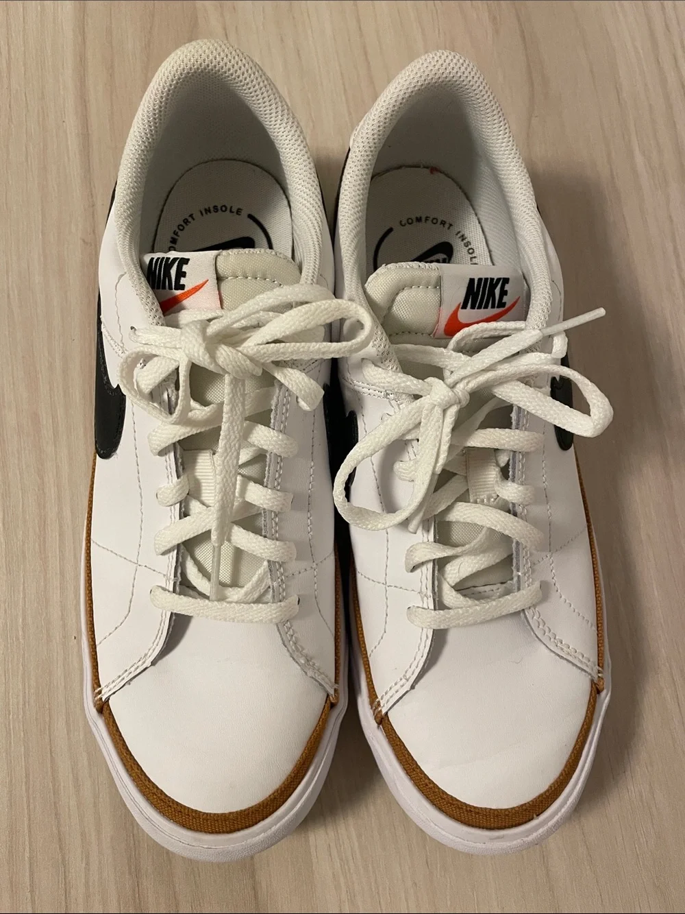 Nike court legacy
